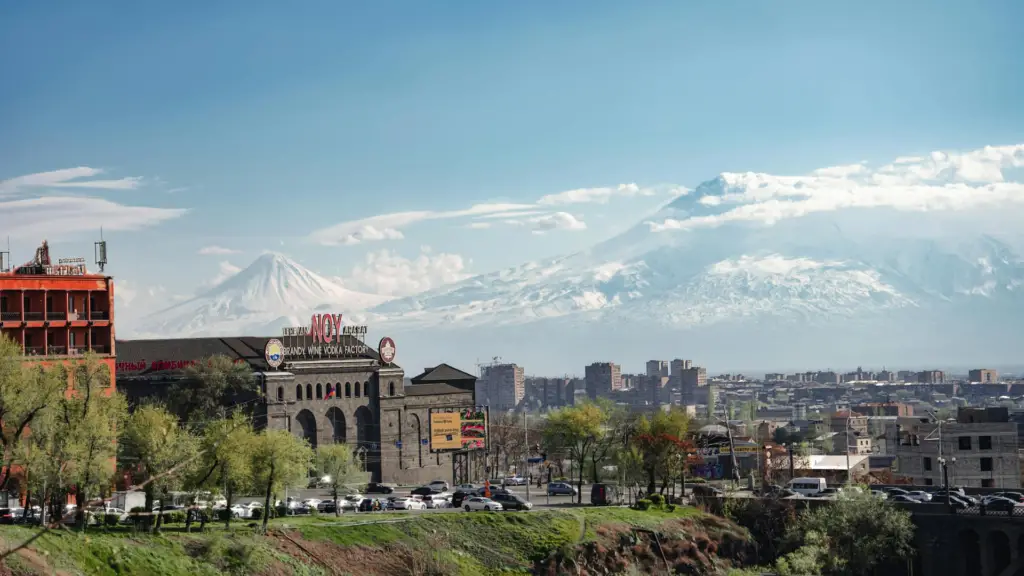 town-with-mountains-behind