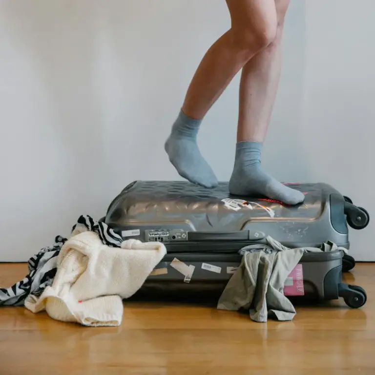 30 Life Hacks for Traveling: Save Money & Time in 2025